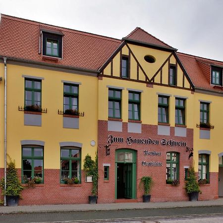 Gasthaus Und Pension "Zum Hauenden Schwein" Woerlitz Exterior photo